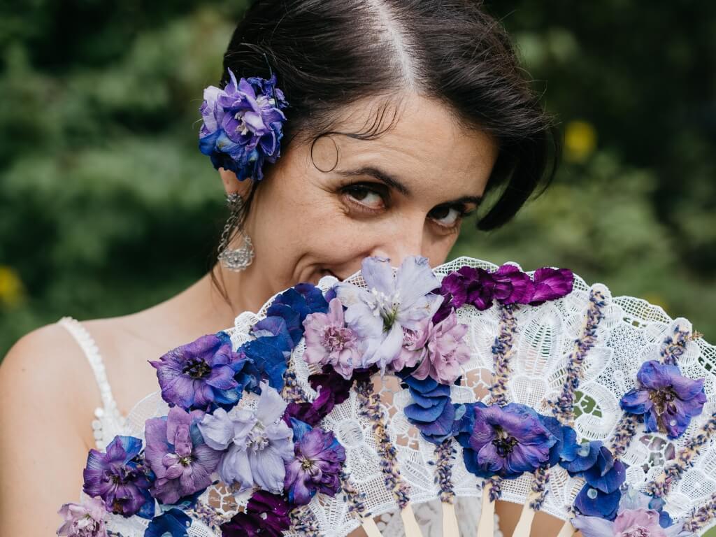 Hochzeitstrends 2025 - Flower Accessoires für die Braut